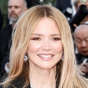 Dans l'assiette de la star, l'accent est mis sur les protéines et les légumes, tandis que les féculents sont réservés exclusivement au déjeuner.

Virginie Efira - Montée des marches pour la cérémonie de clôture du 79ème Festival International du Film de Cannes, le 23 mai 2026. 

© Jacovides / Moreau / Bestimage