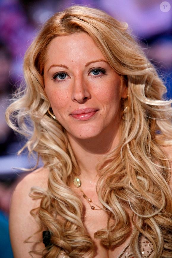 La star de téléréalité Loana assiste à l'enregistrement d'une émission de télévision à La Plaine Saint Denis près de Paris, France, le 28 janvier 2008. Photo by Greg Soussan/ABACAPRESS.COM