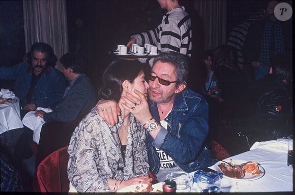 ARCHIVES - SERGE GAINSBOURG ET BAMBOU LORS D' UNE SOIREE AU PALACE A PARIS EN 1988