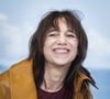 Entourée par les femmes magnifiques de sa famille, Charlotte Gainsbourg a confié s'être longtemps sentie comme le "vilain petit canard".


Photocall Kering Women in Motion Talk avec Charlotte Gainsbourg à l'hôtel Majestic lors du 78ème Festival International du Film de Cannes.

© Olivier Borde / Bestimage