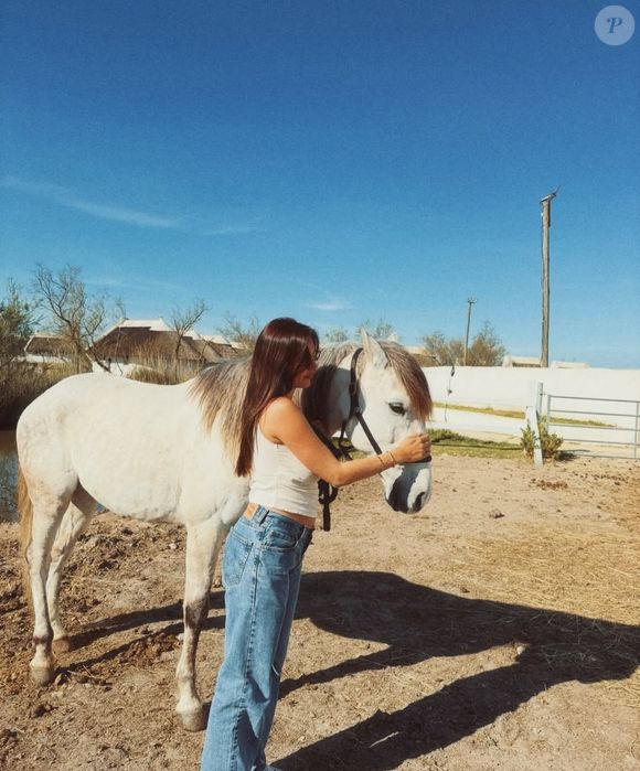 Loulou Kitchen a posté sur Instagram des photos de son séjour en Camargue en avril 2026.

Copyright : compte Instagram de Loulou Kitchen