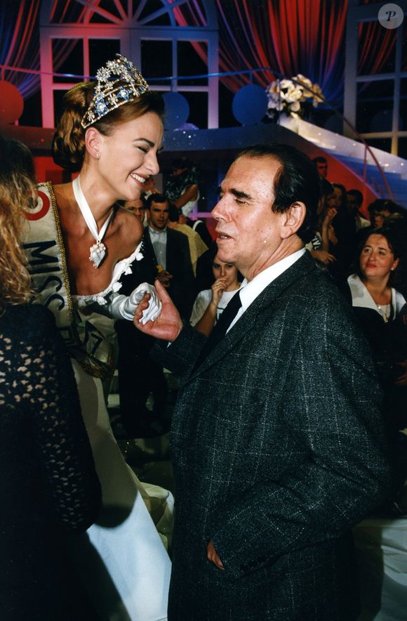 Election de Miss France 1997

Patricia Spehar - Jean-Edern Hallier - Archives personnalités