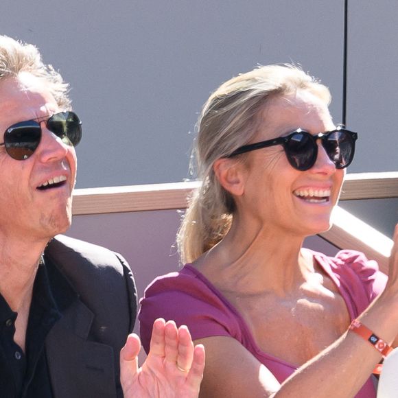 Complice, le couple s'affiche chaque année à Roland-Garros. 
Arthur Sadoun et Anne-Sophie Lapix assistent aux Internationaux de France 2024 à Roland-Garros le 7 juin 2024 à Paris, France. Photo Laurent Zabulon/ABACAPRESS.COM