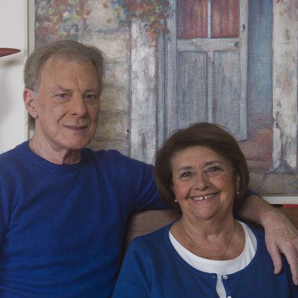 En effet, il y a quelques jours, Cléo a découvert qu'un internaute se faisait passer pour l'animateur d'une page sur son défunt mari.

Herbert Leonard et sa femme Cléo chez eux à Barbizon en décembre 2016.

Photo : JLPPA / Bestimage