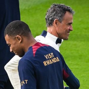 Kylian Mbappé et Luis Enrique avec le Paris Saint-Germain à Poissy, France. (Credit Image: ©  Matthieu Mirville/ZUMA Press Wire)