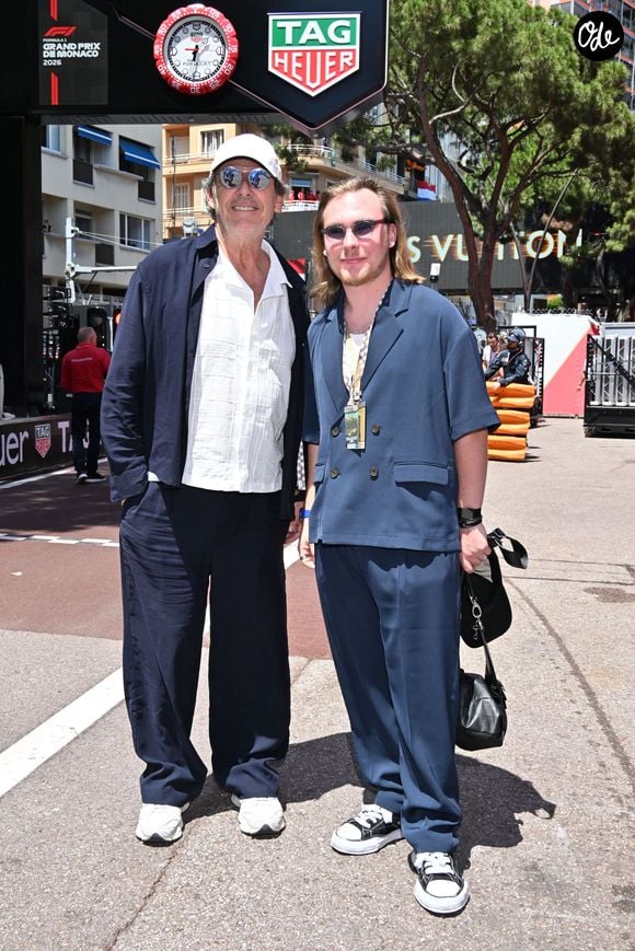 Jean-Luc Reichmann et son fils Swann dans les paddocks du Formula 1 Louis Vuitton Grand Prix de Monaco 2026, le 7 juin, 2026. 

© Bruno Bebert/Bestimage