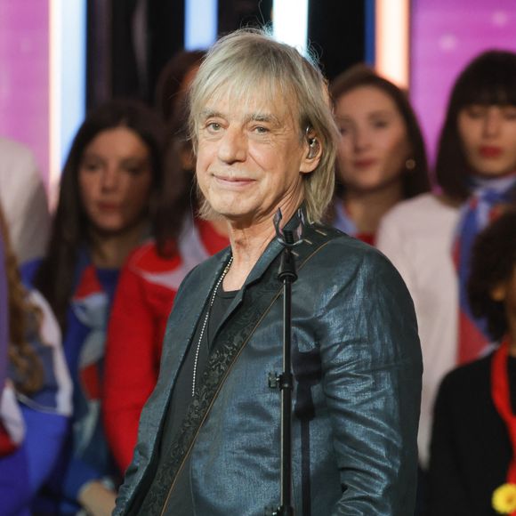 "Mère de ma tendresse enfantine et de mon esprit d’aventure"

Jean-Louis Aubert - Les célébrités se mobilisent pour la 38ème édition du Téléthon dans les studios de France 2 à Paris © Coadic Guirec / Bestimage