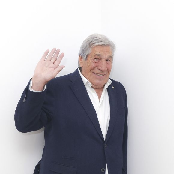 Jean-Pierre Castaldi pose en marge de sa venue à l’émission « Face à Hanouna » présentée parC.Hanouna et diffusée sur C8 le 07 septembre 2024, à Paris, France, le 05 septembre 2024. © Jack Tribeca / Bestimage