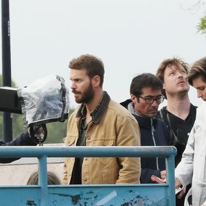 Après la musique et la mode, Matt Pokora (M Pokora) se lance un nouveau défi : jouer la comédie. En effet, le chanteur tourne les premières scènes de son premier film pour TF1 probablement intitulé "Les Oubliés" ou il interprète le rôle du fils d'une femme atteinte de la maladie d'Alzheimer. © Patrick Bernard/Bestimage