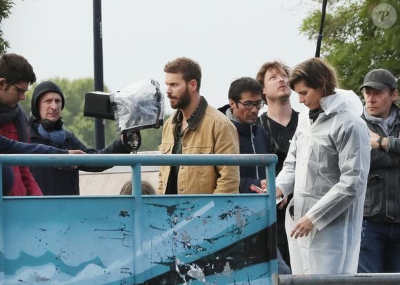 Après la musique et la mode, Matt Pokora (M Pokora) se lance un nouveau défi : jouer la comédie. En effet, le chanteur tourne les premières scènes de son premier film pour TF1 probablement intitulé "Les Oubliés" ou il interprète le rôle du fils d'une femme atteinte de la maladie d'Alzheimer. © Patrick Bernard/Bestimage