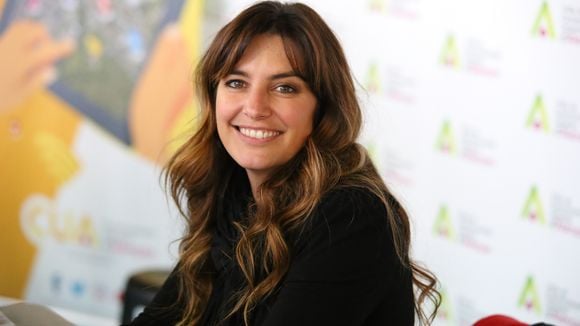 Laetitia Milot habite dans les environs de Nice, près de la mer : ce village qu'elle apprécie pour son esprit "campagne"