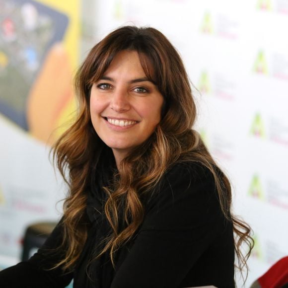 Laetitia Milot va prochainement présenter une partie importante de sa vie aux téléspectateurs qui la suivent depuis des années. 

Laetitia Milot dédicace son livre "Ma clé du bonheur" à la foire d'Anova à Alençon. © Sebastien Legendre / Panoramic / Bestimage