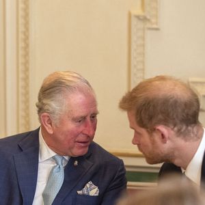 Le roi Charles III et son fils auraient pris un thé ensemble en septembre
Le 12 décembre 2018, le roi Charles III et le prince Harry lors d'une discussion sur les crimes violents commis par les jeunes lors d'un forum tenu à Clarence House à Londres. Photo : Steve Parsons/PA Wire : Steve Parsons/PA Wire