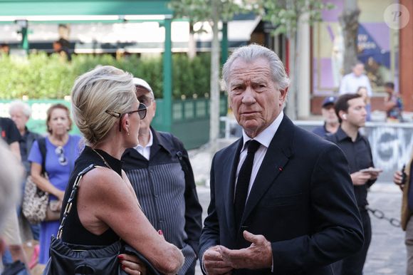 Sophie Davant et William Leymergie assistent aux obsèques de Philippe Labro à l'église Saint Germain des Prés à Paris, France, le 13 juin 2025. Photo by Nasser Berzane/ABACAPRESS.COM