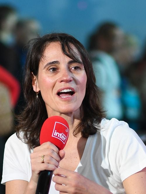 "J’aime marcher et je peux parcourir 20 kilomètres d’affilée" : Entre France Inter, Arte et l'écriture, comment Sonia Devillers décompresse au quotidien ?