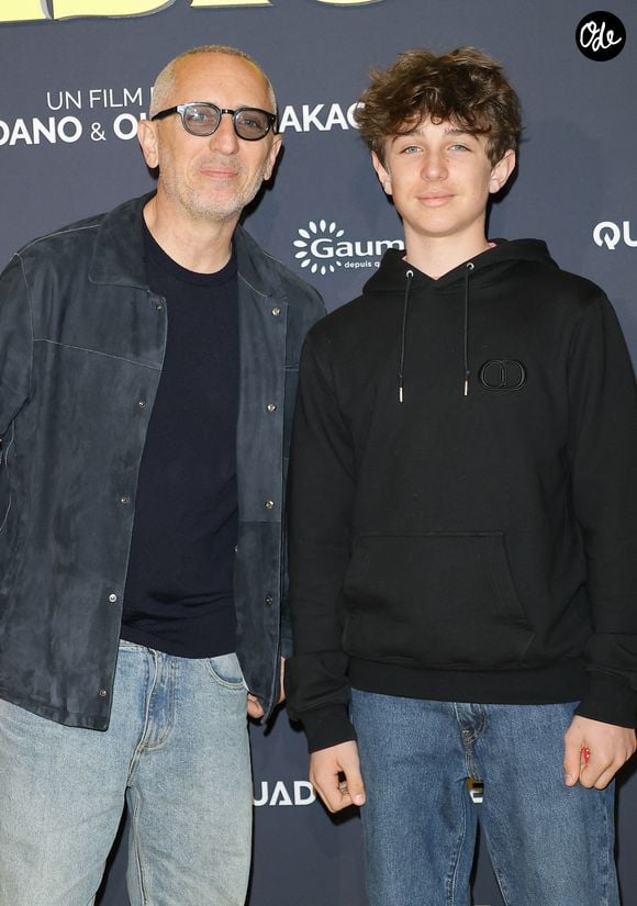 Gad Elmaleh et son fils Raphaël - Première du film "Juste une illusion" au cinéma Le Grand Rex à Paris le 22 mars 2026. © Coadic Guirec/Bestimage