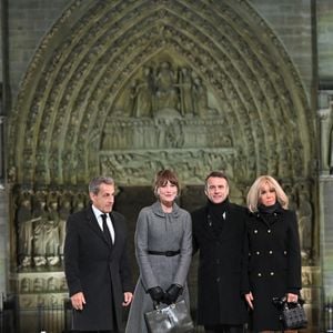 Le président français Emmanuel Macron et son épouse Brigitte Macron, ainsi que l’ancien président de la République Nicolas Sarkozy et son épouse Carla Bruni, assistent à la cérémonie d’accueil organisée à l’occasion de la réouverture officielle de la cathédrale Notre-Dame de Paris, en France, le 7 décembre 2024, après plus de cinq années de travaux de reconstruction à la suite de l’incendie d’avril 2019.

© Eliot Blondet/Pool/Bestimage