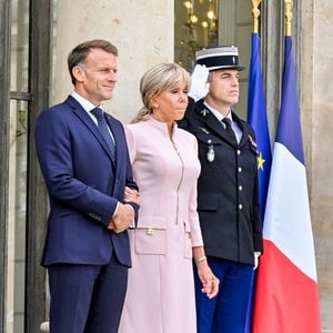 Le président français Emmanuel Macron et sa femme, la Première dame Brigitte Macron, reçoivent le roi et la reine de Jordanie au palais présidentiel de l'Élysée à Paris, France, le 17 septembre 2026. © Christian Liewig/Bestimage