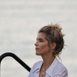 Exclusif - Alice Taglioni a donné son premier concert au piano aux côtés d’Hélène Berger dans le cadre du Cap Ferret Music Festival, le 11 juillet 2022, au Canon, à Légez-Cap-Ferret. Laurent Delahousse et Sarah Poniatowski étaient présents. Photo de Thibaud Moritz/ABACAPRESS.COM - POOL BESTIMAGE