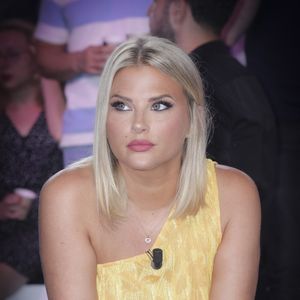 Exclusif - Kelly Vedovelli - Sur le plateau de l’émission TPMP (Touche Pas à Mon Poste) présentée en direct par C.Hanouna et diffusée sur C8 - Paris le 05/09/2023 - © Jack Tribeca / Bestimage