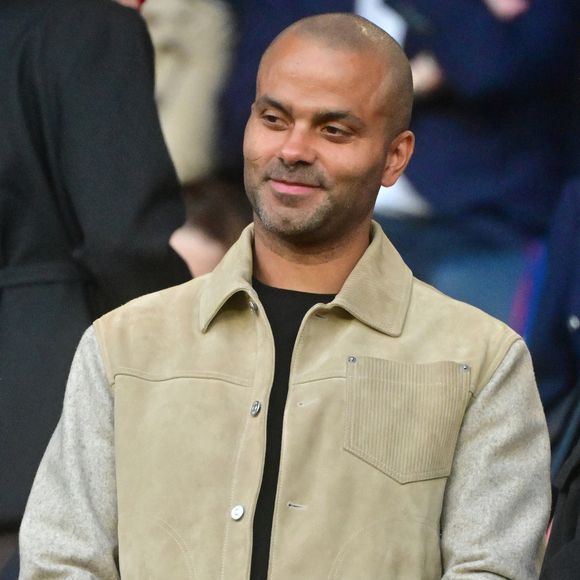 Tony Parker - Les célébrités dans les tribunes lors du match aller de la demi-finale de la Ligue Des Champions 2025-2026 (LDC) "Paris Saint-Germain (PSG) - Bayern Munich (5-4)" au Parc des Princes, le 28 avril 2026.
© Christian Liewig/Bestimage