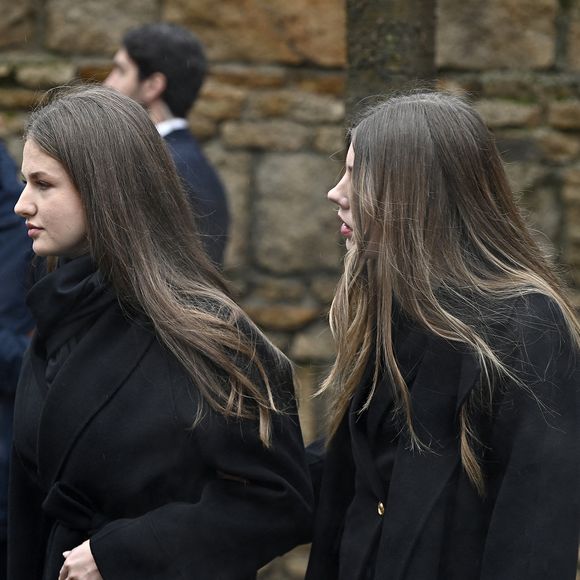 La princesse Leonor et l'infante Sofia quittent la cathédrale grecque orthodoxe Saint-André et Saint-Démétrius où a eu lieu un service commémoratif en hommage à Son Altesse Royale la princesse Irène de Grèce, à Madrid (Espagne), le 17 janvier 2026, à Madrid (Espagne). © Francisco Guerra/Europa Press/Bestimage