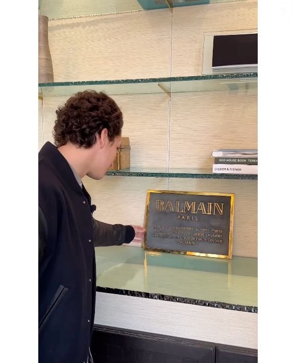 Valentin et Raphaël Kretz qui mettent à l'honneur sur Instagram l'ancienne propriété de Pierre Balmain, actuellement en vente (Capture d'écran - Instagram - 14 mars 2025).