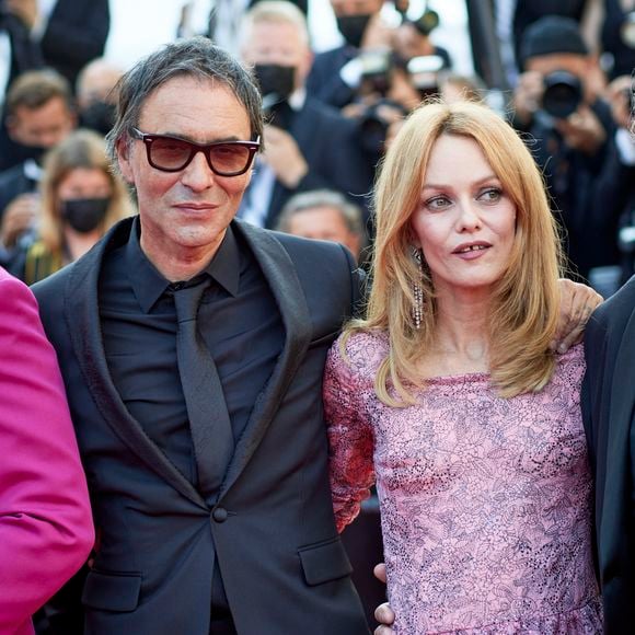 Vanessa Paradis, Samuel Benchetrit - Montée des marches du film « De son vivant » lors du 74ème Festival International du Film de Cannes. Le 10 juillet 2021
© Borde-Jacovides-Moreau / Bestimage