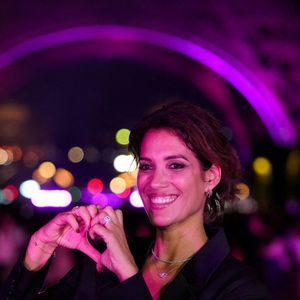 Laurie Cholewa - Soirée de lancement d’Octobre rose 2026 au pied de la Tour Eiffel, sur le Champ-de-Mars à Paris le 30 septembre 2026. 

 © Anne-Sophie Guebey/Bestimage