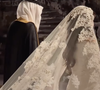 C'est un mariage grandiose qui s'est déroulé ! 

La princesse Nouf porte une robe Dolce & Gabbana pour son mariage avec le prince Nawaf ben Fahad Al Faisal Al Farhan via Instagram @arabianroyalagency