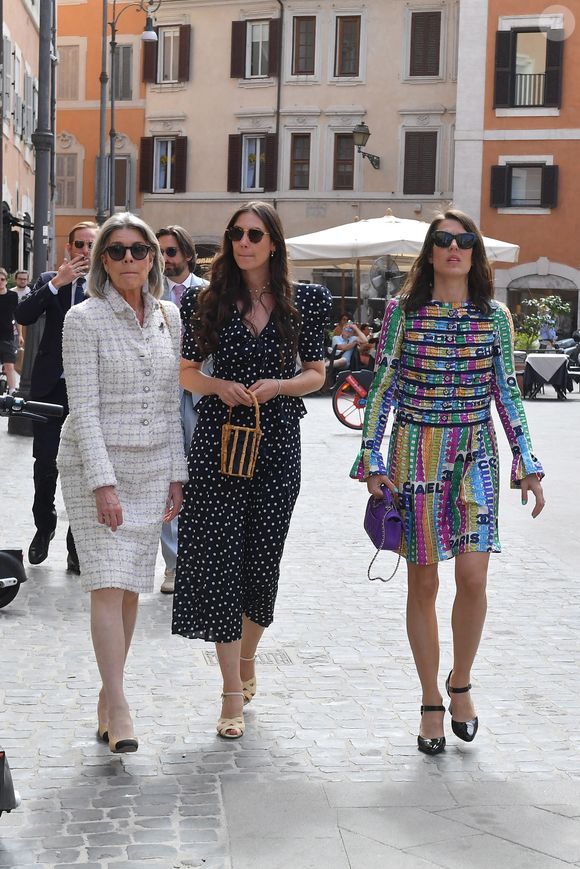 La princesse Caroline de Monaco, Tatiana Casiraghi, Charlotte Casiraghi au mariage d'amis de la famille Nikolaus et Vanina à la basilique de San Lorenzo in Lucina à Rome, Italie, le 4 juin 2022. Photo by Gigi Iorio/Splash News/ABACAPRESS.COM