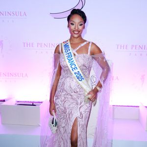 Miss France 2025 Angélique Angarni-Filopon assiste au cocktail de charité Peninsula in Pink lors du lancement du programme au Peninsula Paris le 8 octobre 2025. 
 Photo par David Boyer/ABACAPRESS.COM