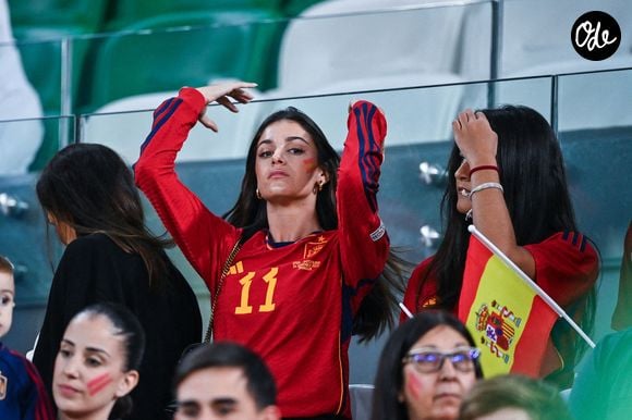 Sira MARTINEZ, fille de Luis ENRIQUE, sélectionneur de l'Espagne, lors du match des huitièmes de finale de la Coupe du monde de la FIFA 2022 opposant le Maroc à l'Espagne au stade Education City, le 6 décembre 2022 à Doha, au Qatar. (Photo : Anthony Dibon/Icon Sport/ABACAPRESS.COM)