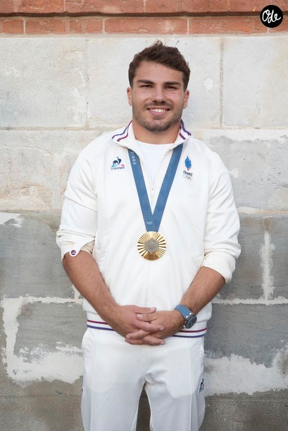 De quoi consolider l'équipe du restaurant.

Antoine Dupont - Les Toulousains ont accueilli avec ferveur les athlètes de la Ville rose et de ses alentours, après leur performance aux Jeux Olympiques de Paris 2024 sur la place du Capitole le 18 septembre 2024. 

© Frédéric Maligne/Bestimage