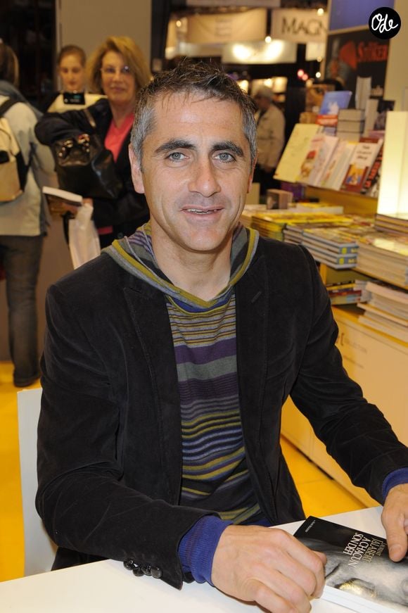 Laurent Jalabert lors du Salon du livre, à la Porte de Versailles à Paris en 2010. © COADIC GUIREC / BESTIMAGE