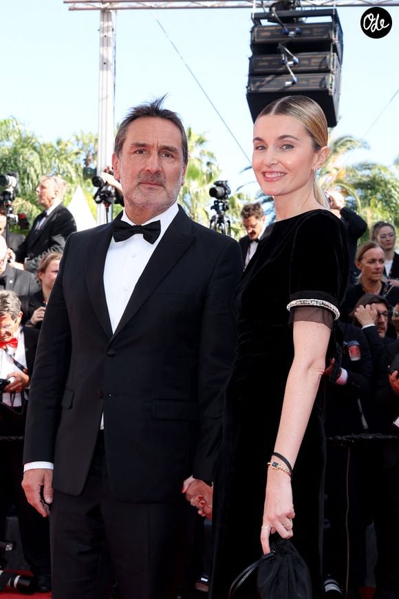 Gilles Lellouche (Montre Audemars Piguet), Alizée Guinochet - Descente des marches du film « Moulin » lors du 79ème Festival International du Film de Cannes, le 17 mai 2026. © Jacovides / Moreau / Bestimage