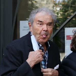 Pierre Perret - Arrivées de l'émission "Vivement Dimanche" qui sera diffusée le 17 octobre 2021 au Studio Gabriel à Paris, France, le 13 octobre 2021. 

Photo : AGENCE / BESTIMAGE