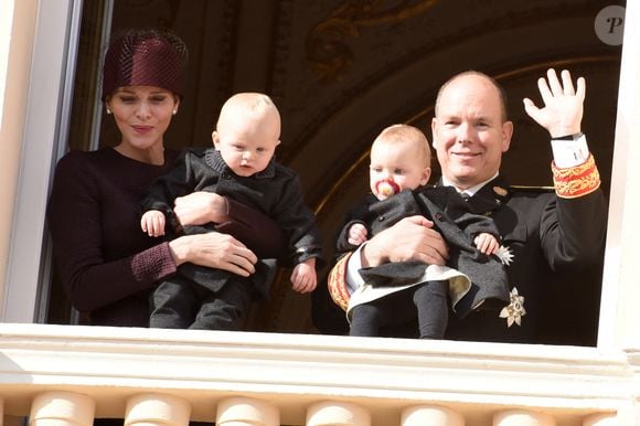 Le Prince Albert II de Monaco, la Princesse Charlène de Monaco, la Princesse Gabriella et le Prince Jacques apparaissent sur le balcon du Palais de Monaco pour la Fête Nationale le 19 novembre 2015 à Monaco, Monaco. Photo ABACAPRESS.COM