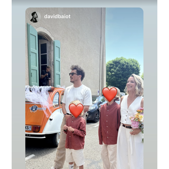 Elle a notamment confié que le discours du marié avait bouleversé tous les invités : "Il n'y avait plus un regard sec. Moi y compris."

Capture Instagram du compte de Jérémie Poppe.

© Instagram / Jérémie Poppe