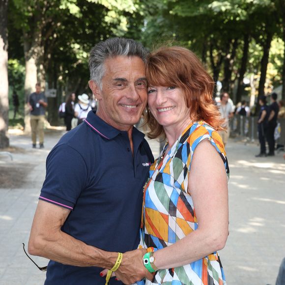 Le journaliste français Gerard Holtz et sa femme Muriel Mayette-Holtz lors de la vingt-et-unième étape du Tour de France 2016, de Chantilly à Paris Champs-Elysées, le 24 juillet 2016 à Paris, France. Photo par Jerome Domine/ABACAPRESS.COM