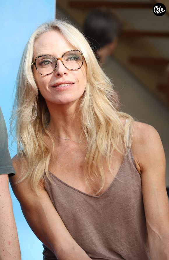 Adopter cette habitude s'avère donc parfait pour entretenir son métabolisme et sculpter sa silhouette comme Tonya Kinzinger.

Tonya Kinzinger lors de la 25ème édition du Festival de la fiction de la Rochelle le 16 septembre 2023.

© Denis Guignebourg / Bestimage
