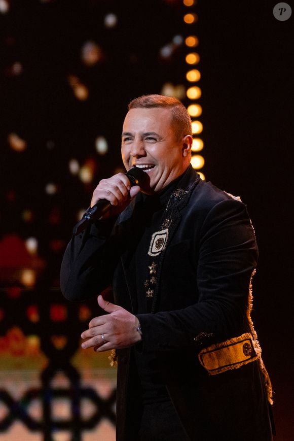 Exclusif - Faudel à l'enregistrement de l'émission "La grande soirée du 31 à Versailles", le 15 décembre 2020.

Photo : Tiziano Da Silva - Cyril Moreau / Bestimage