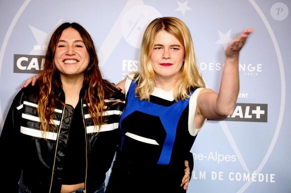 "Je découvre alors le piano, mais je prends 15 kg en un an et demi et je m'en trouve totalement bousculée", a-t-elle ainsi fait savoir. 
Izïa Higelin (membre du jury), Zaho de Sagazan au photocall de la cérémonie d'ouverture du 28ème Festival International du Film de Comédie à l'Alpe d'Huez le 13 janvier 2025.

© Dominique Jacovides / Bestimage