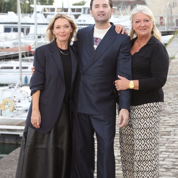 Anne Marivin, Nicolas Maury, Charlotte de Turkheim - Photocall du film en compétition "Ca c'est Paris" lors de la 26ème Edition du Festival de la Fiction de La Rochelle. Le 13 septembre 2024
© Patrick Bernard / Bestimage