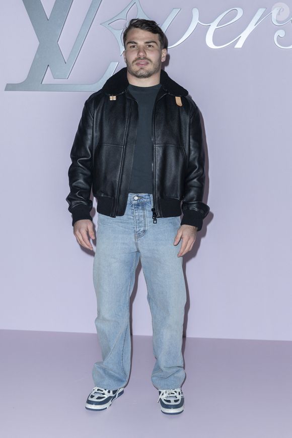 Antoine Dupont - Photocall pour le défilé Louis Vuitton prêt à porter hommes Automne / hiver  2025 - 2026 lors de la fashion week à Paris le 21 2025. © Olivier Borde /Bestimage