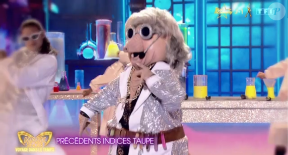 "Je suis très émue, je pleure un petit peu...Merci pour tout !"

La Taupe de Mask Singer 8, capture d'écran TF1
