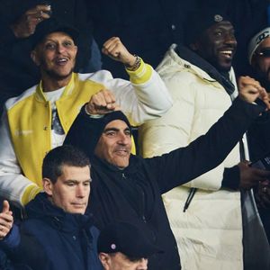 Tareek et Ary Abittan - Célébrités assistent au match de Ligue des champions entre le PSG et Manchester City (4-2) au Parc des Princes à Paris le 22 janvier 2025. © Cyril Moreau/Bestimage