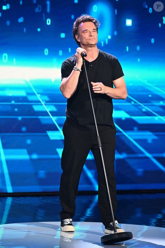 David Hallyday lors de l'enregistrement de l'émission "Famille je vous aime" présentée par M. Drucker et qui sera diffusée le 13 juin 2025 sur France 3, aux Studios rive gauche à Paris, France, le 15 avril 2025. © Clovis-Gaffiot/Bestimage
