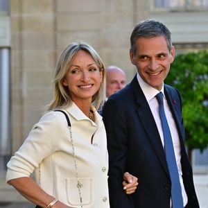Rodolphe Saadé, Pdg de CMA-CGM et sa femme Véronique Albertini-Saadé, présidente de CMA - Personnalités à la sortie de la cérémonie de remise de légion d'honneur de Jean-Paul Bigard, Pdg de l'entreprise éponyme, au palais de l'Elysée à Paris le 27 mai 2026.

© Christian Liewig / Bestimage