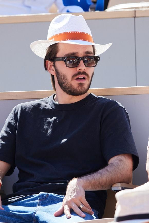 Panayotis Pascot - Célébrités dans les tribunes des Internationaux de France de tennis de Roland Garros 2024 à Paris le 7 juin 2024.  © Jacovides-Moreau/Bestimage